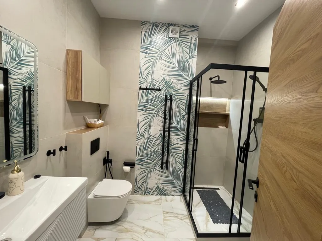 Просторная новая квартира с дизайнерским ремонтом и восхитительным пан