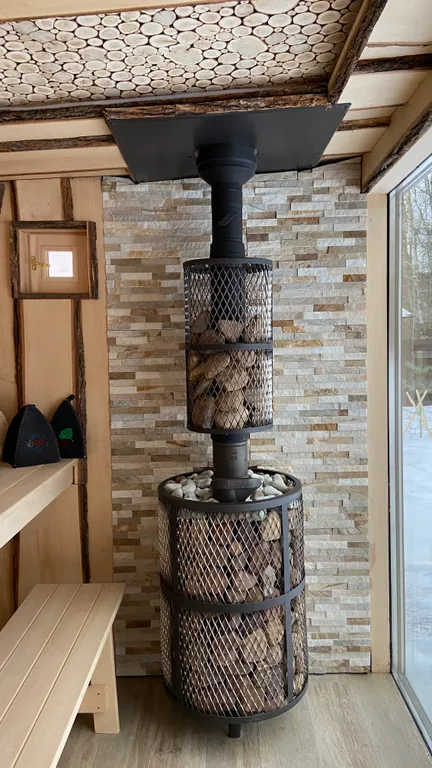 Gray дом в стиле барнхаус с видом на лес