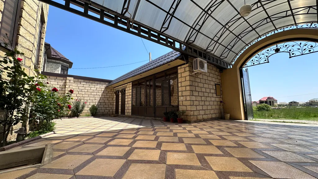 Уютная комнатка во дворе частного дома