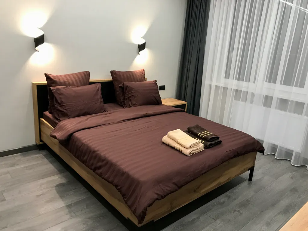 Евродвушка бизнес-класса с красивым видом на поля и шоссе