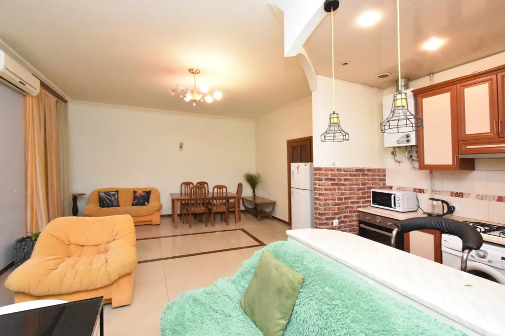 Квартира у площади Республики