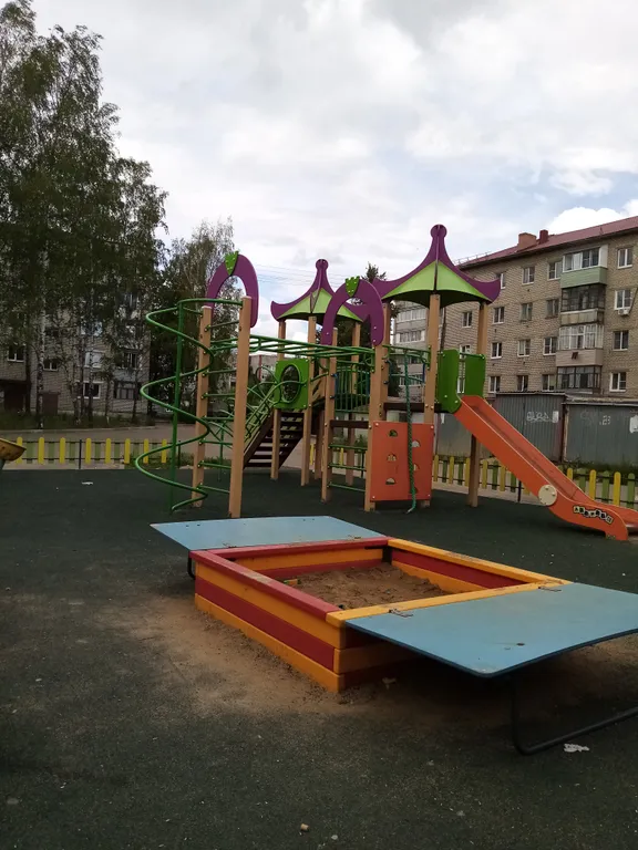 Уютная квартира в Юго-западном районе с видом на Спасо-Яковлев монастырь