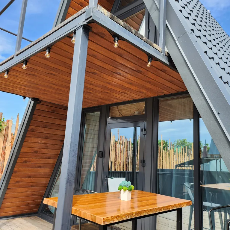 Треугольный дом на Камском море