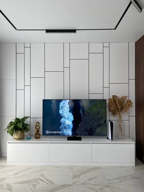 Дом с видом на море, горы, и теплым бассейном