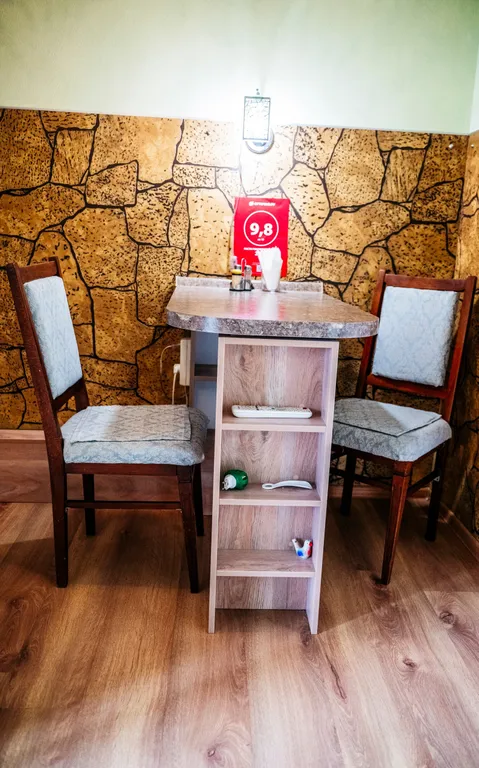 Часть дома с балконом