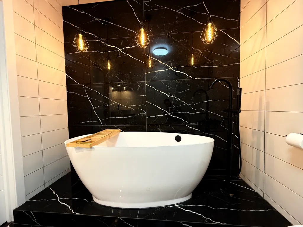 Квартира Дизайнерские апартаменты — Екатеринбург