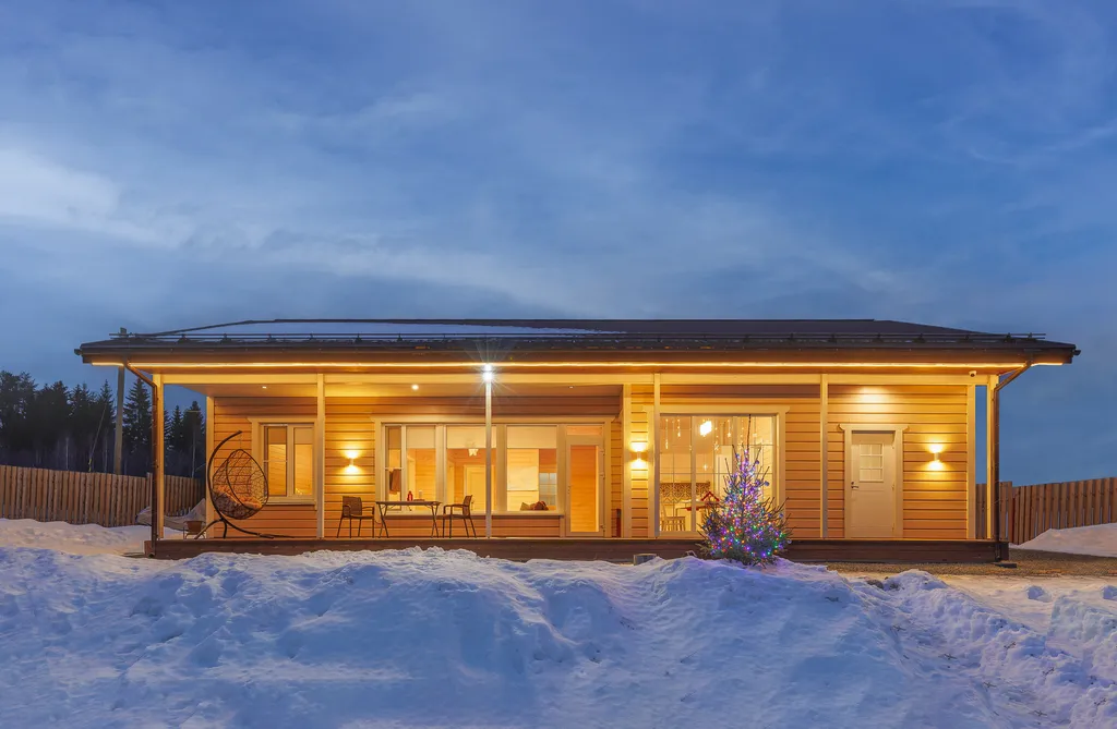 Коттедж Коттедж на берегу озера с видом на горнолыжный курорт и сауной внутри — Заозерный