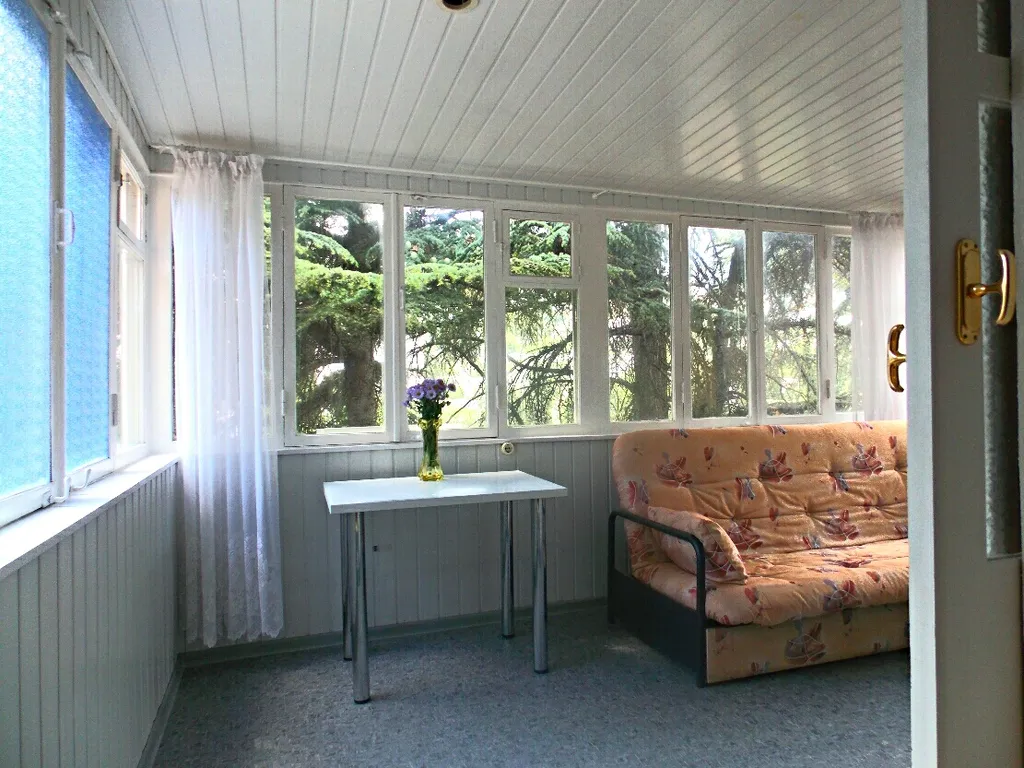 Уютная двухкомнатная квартира в центре со своим гаражем.