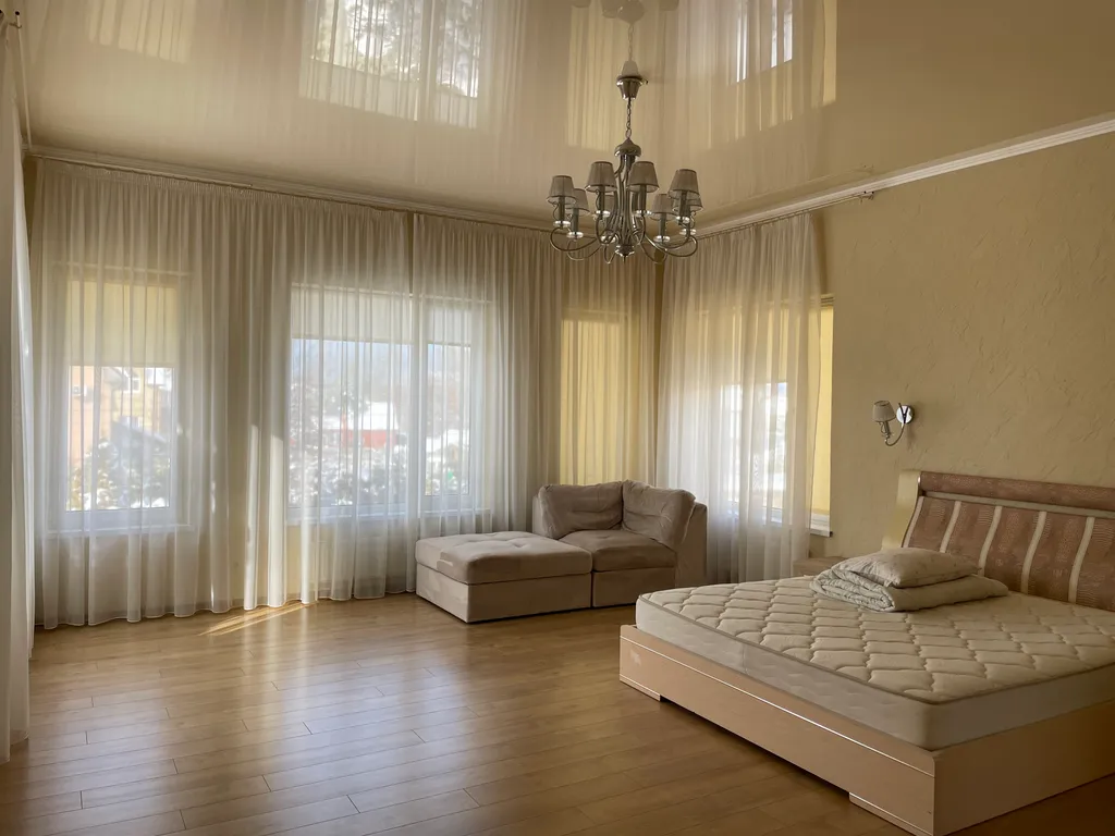 Комфортный дом недалеко от центра города