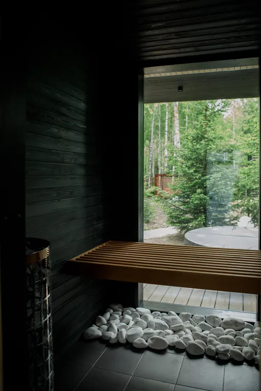 Стильный дом с ванной, горячим чаном и сауной