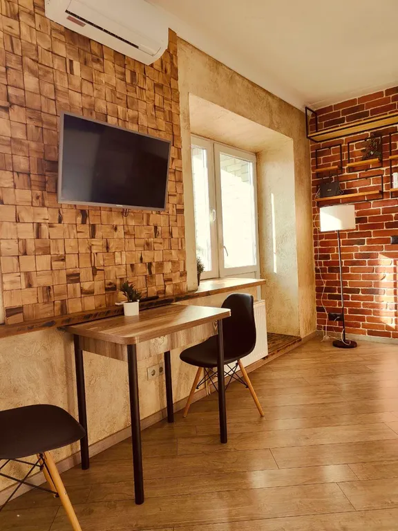 Студия с дизайнерским ремонтом в центре города