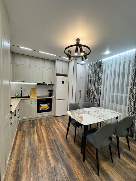 Квартира Новая и Уютная квартира возле Алматы Арены — Алматы