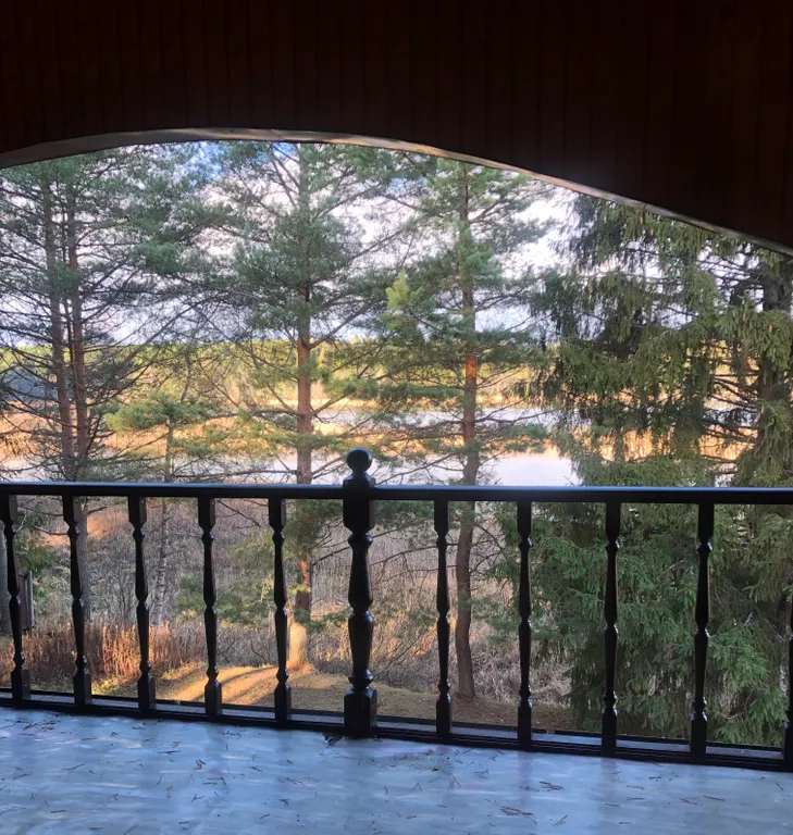 Шале с камином и 3 спальнями на берегу озера Селигер