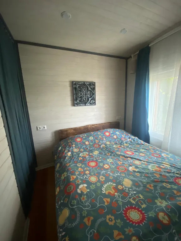 Барнхаус на горе с видом на море