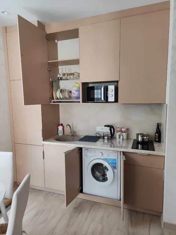 Студия на 5 человек с балконом и кухней