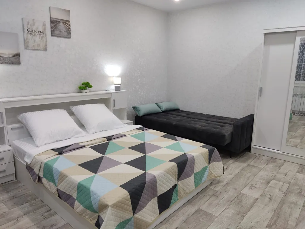 Уютная, чистая квартира в новостройке, рядом с федеральной трассой — аренда посуточно в Камышин