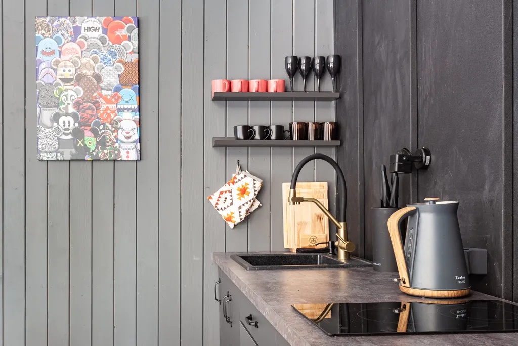 Атмосферный дом с баней в лесу