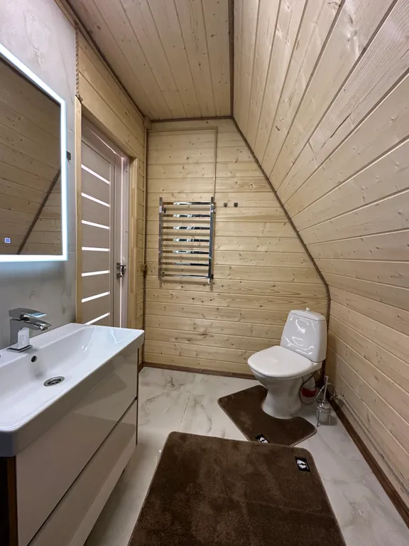 Уютный домик в сосновом бору с видом на горы