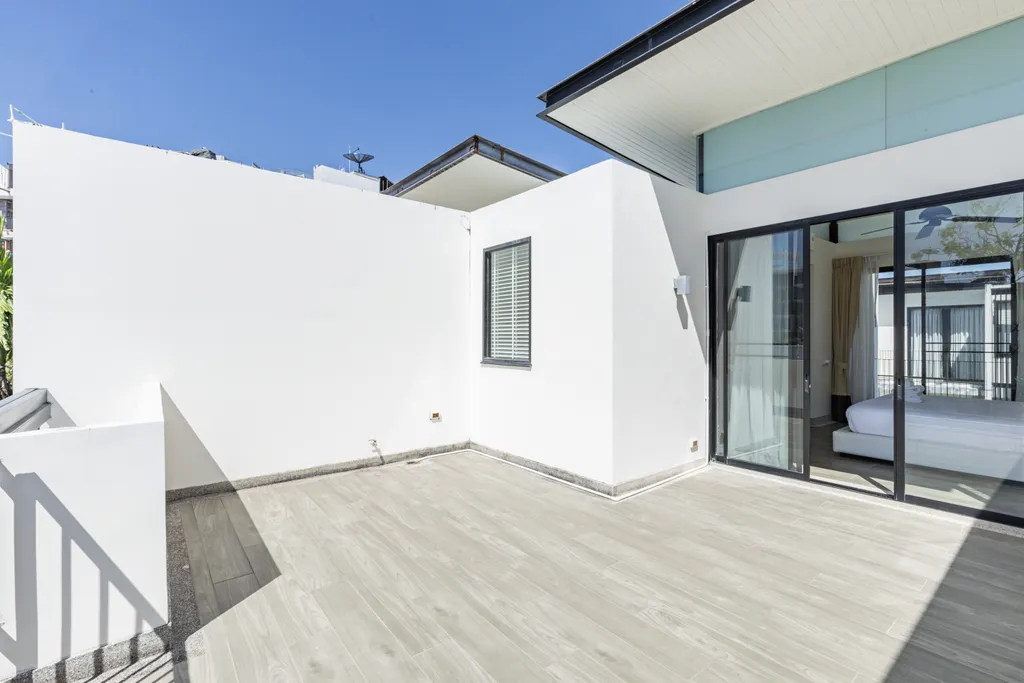 Awesome 3bd Townhouse with a patio