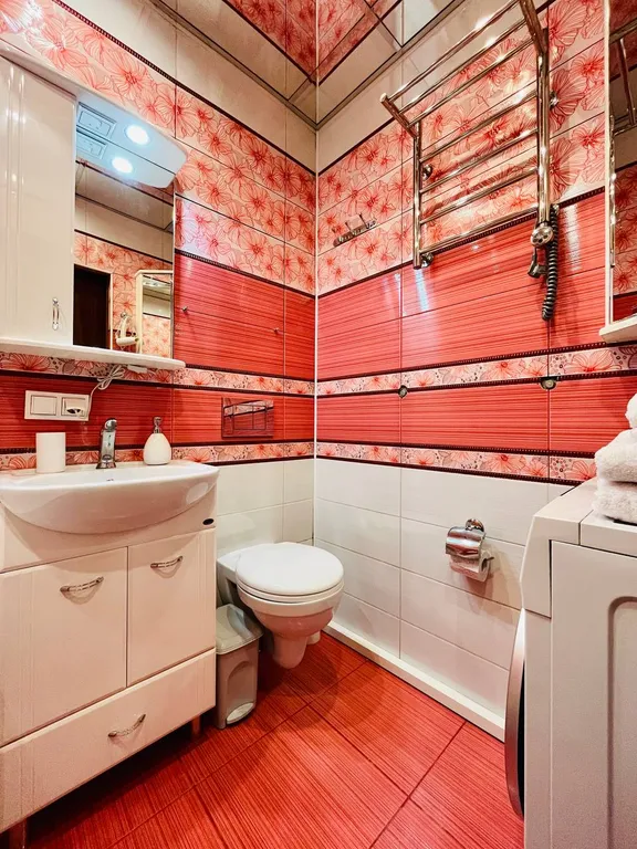 Квартира Уютная евро 3-комнатная квартира в 1 минуте от метро Академическая — Москва