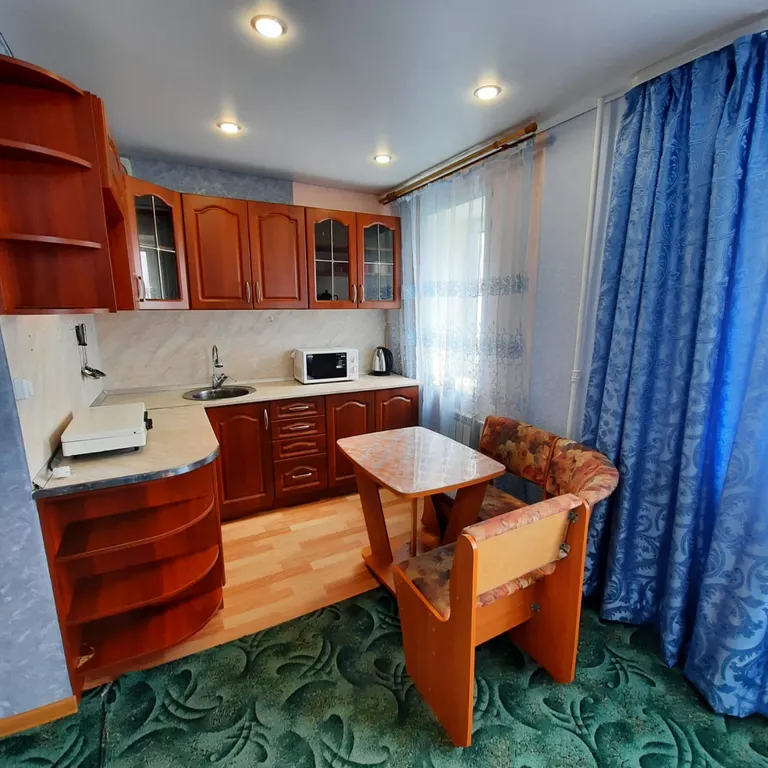 Квартира в самом центре Магадана, есть вся мебель и бытовая техника