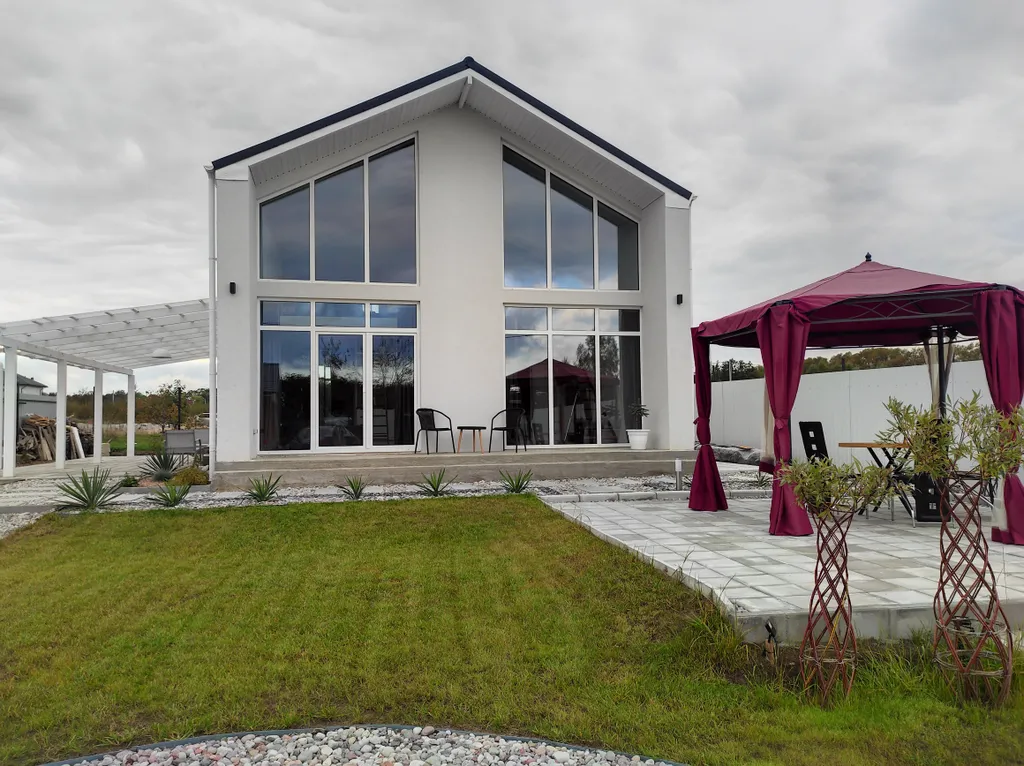 Дом рядом с побережьем