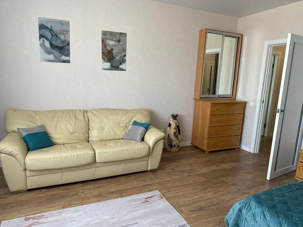 Уютная, благоустроенная квартира, в новом доме с видом на море и горы