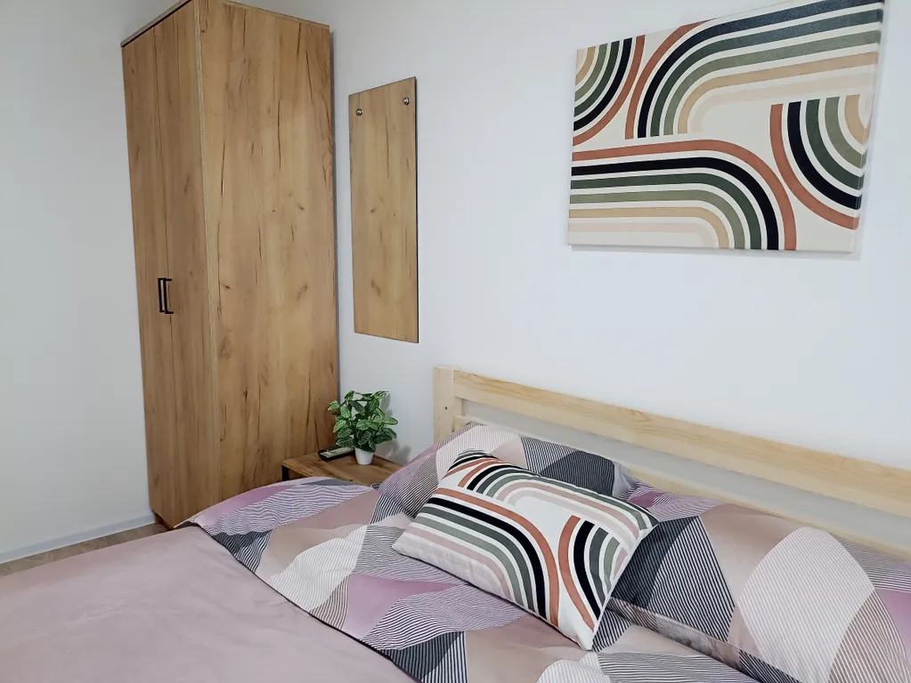 Просторная квартира с 2 спальнями у МРНЦ Цыба и Росатома