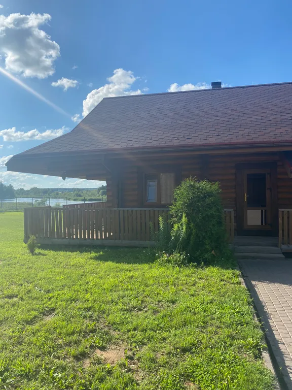 Дом с баней на берегу озера