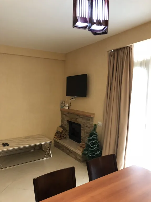 Апартаменты с одной спальней и камином в коттедже