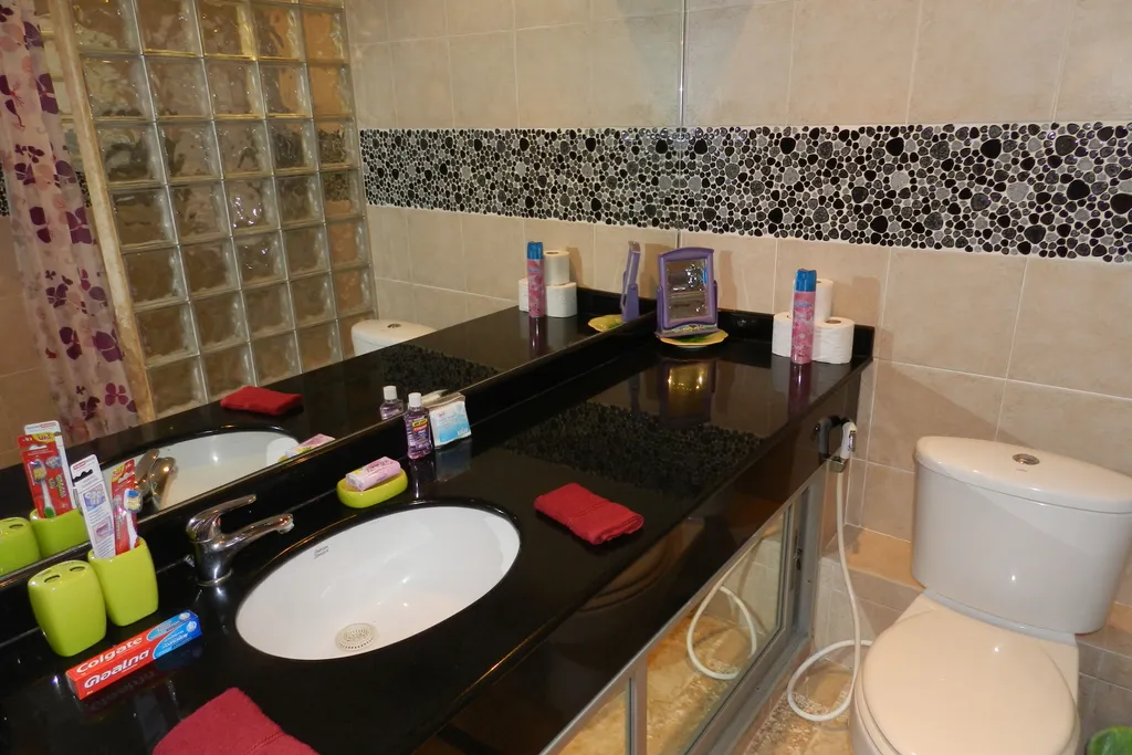 Студия с фронтальным видом на море