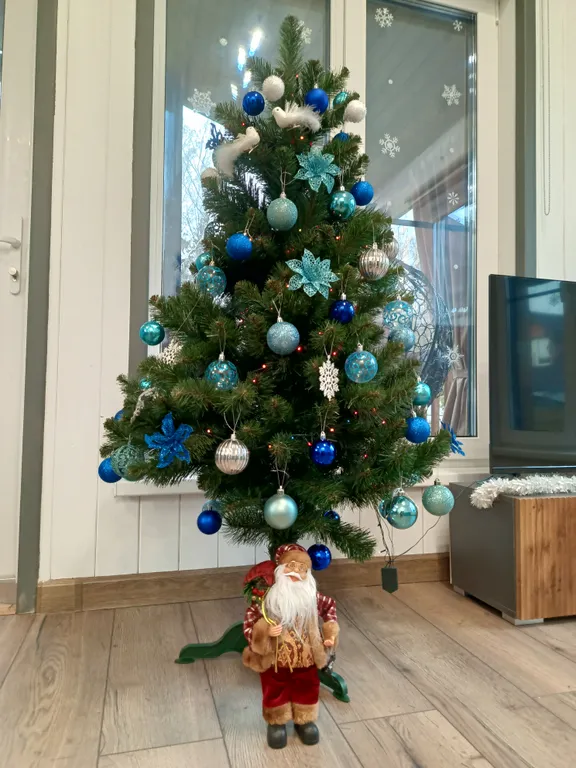 Уютный и теплый дом у леса