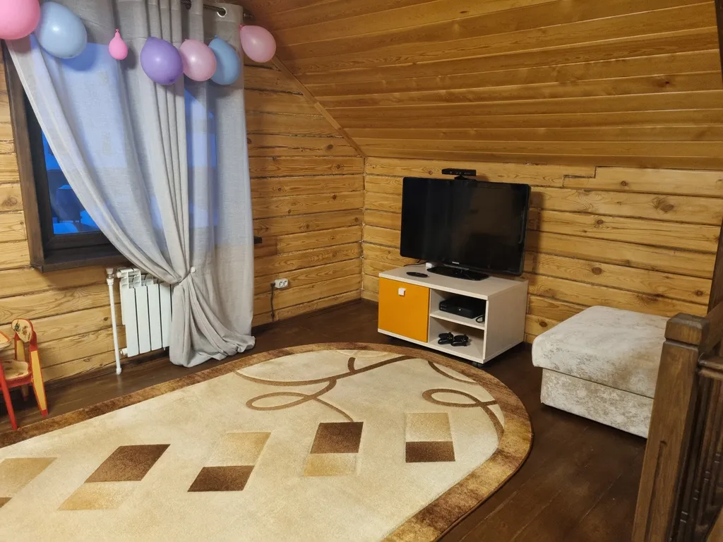 Уютный деревянный дом с баней