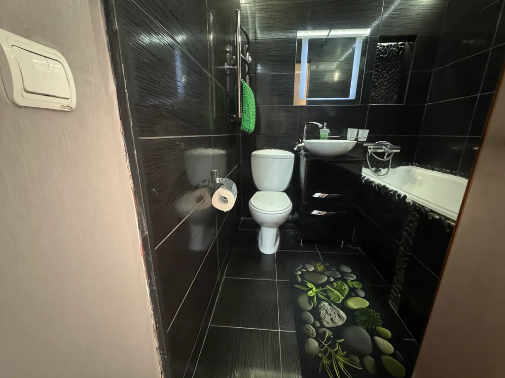 Трехкомнатная в центре