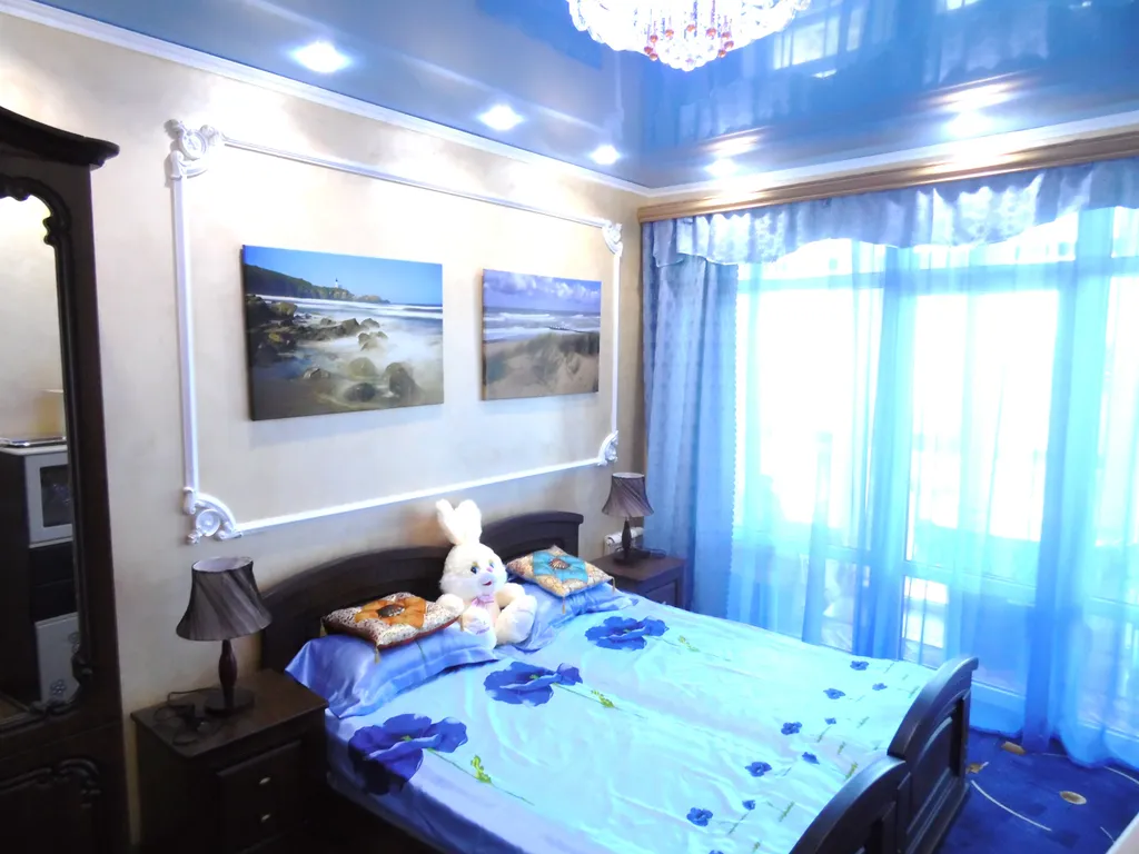 Апартамент в курортном городке с видом на море