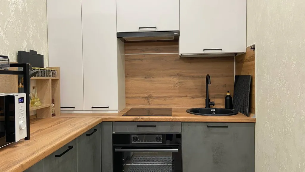 Квартира в спальном районе, 5 минут езды до центра