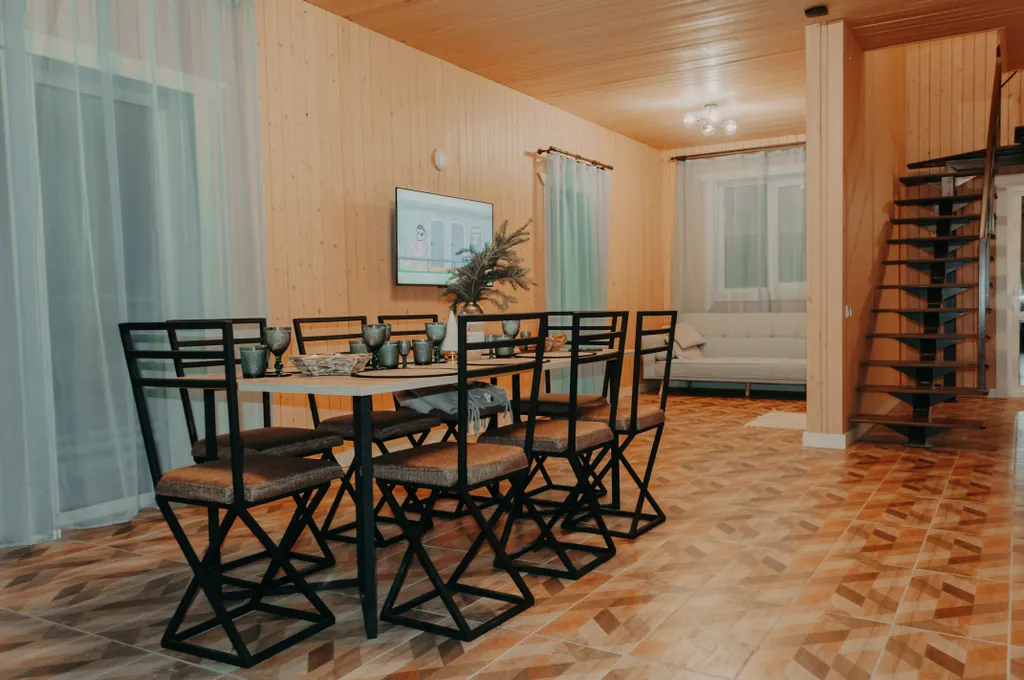 Коттедж Уютный коттедж рядом с озером — Светлое