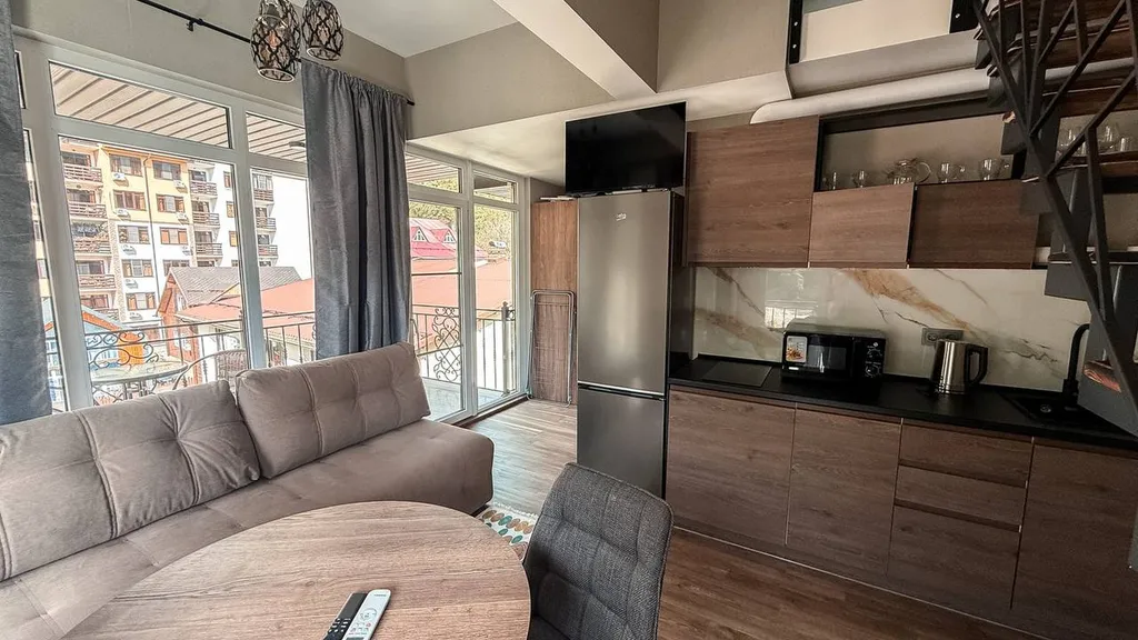 Апаpтамeнт с видом на горы , террасой и собственной парковкой