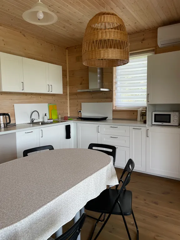 Дом для большой компании с видами на горы и озеро