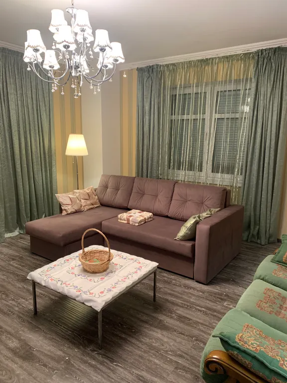 Просторная двухкомнатная квартира в самом центре города