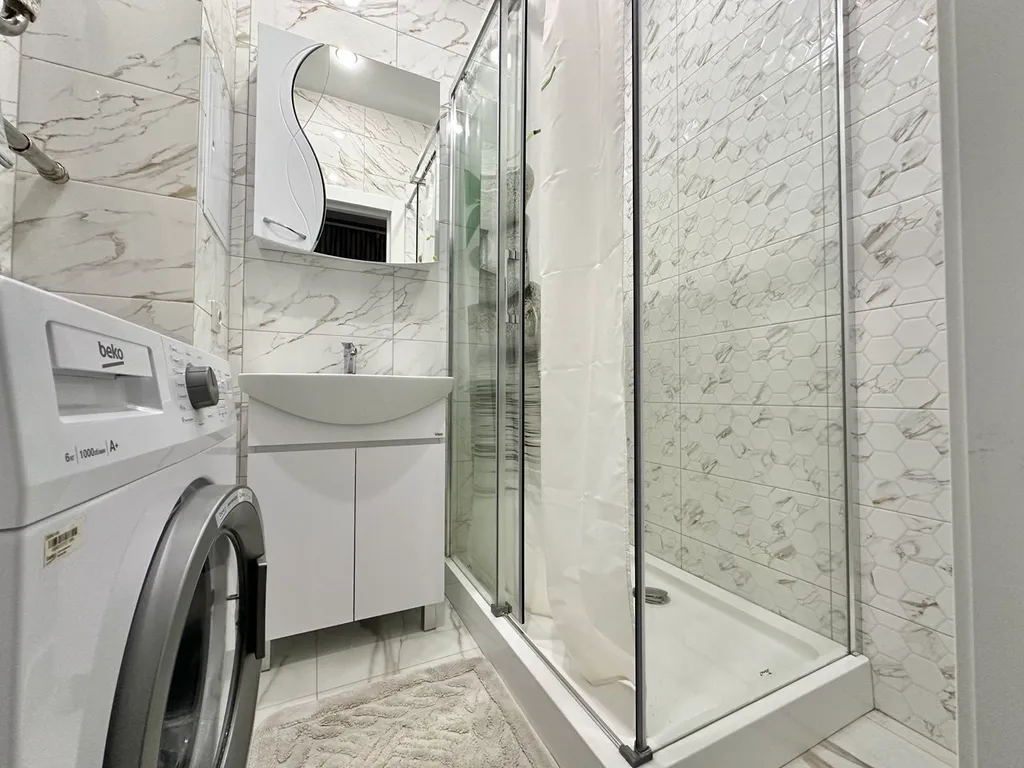 Квартира рядом с Лопатинским садом и крепостной стеной