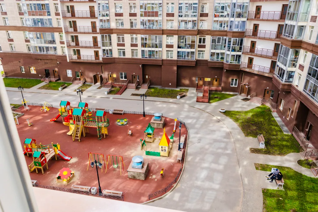 Центр, разводные мосты близко-Евро2 с парковкой, 2+2+1