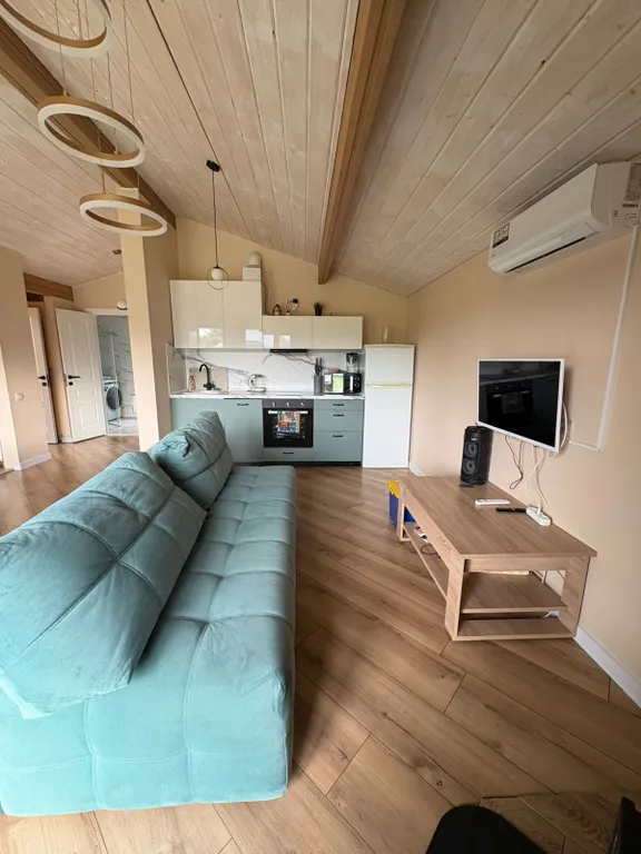 Дом в тишине леса и полей