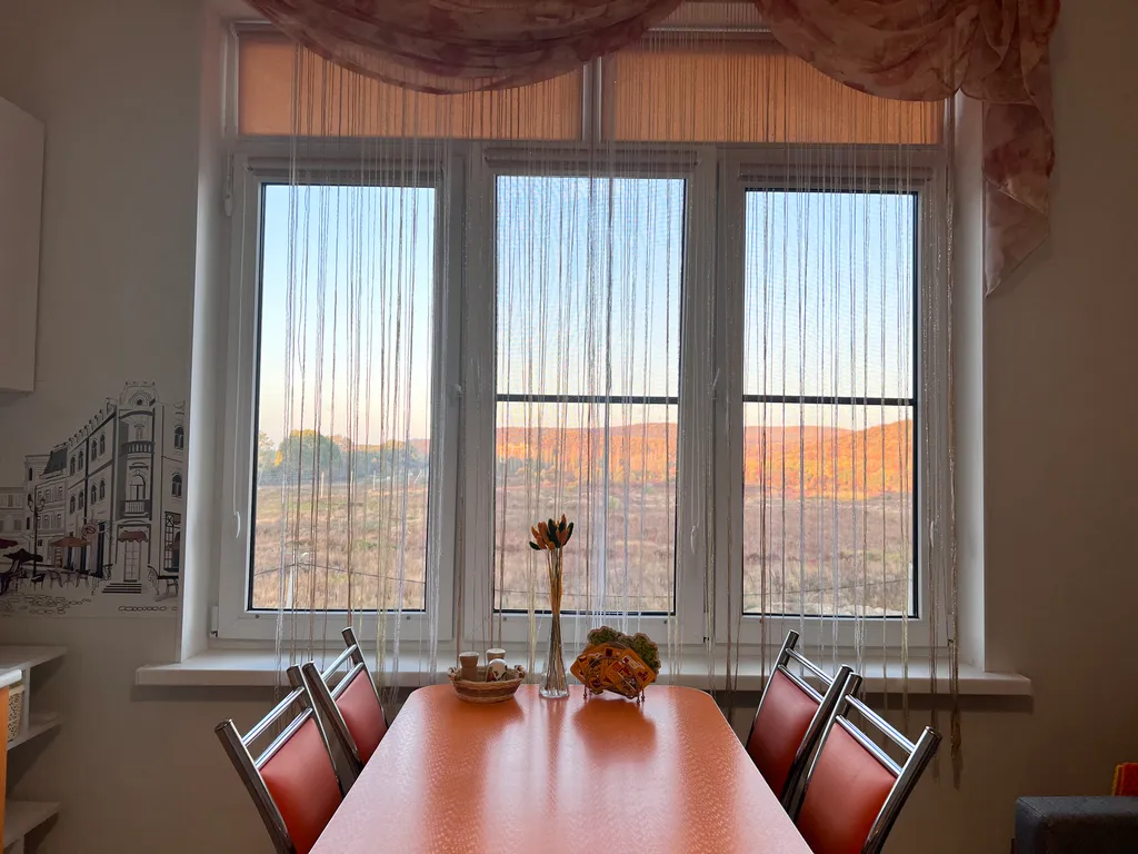 Милая квартирка с видом на горы и бассейном во дворе