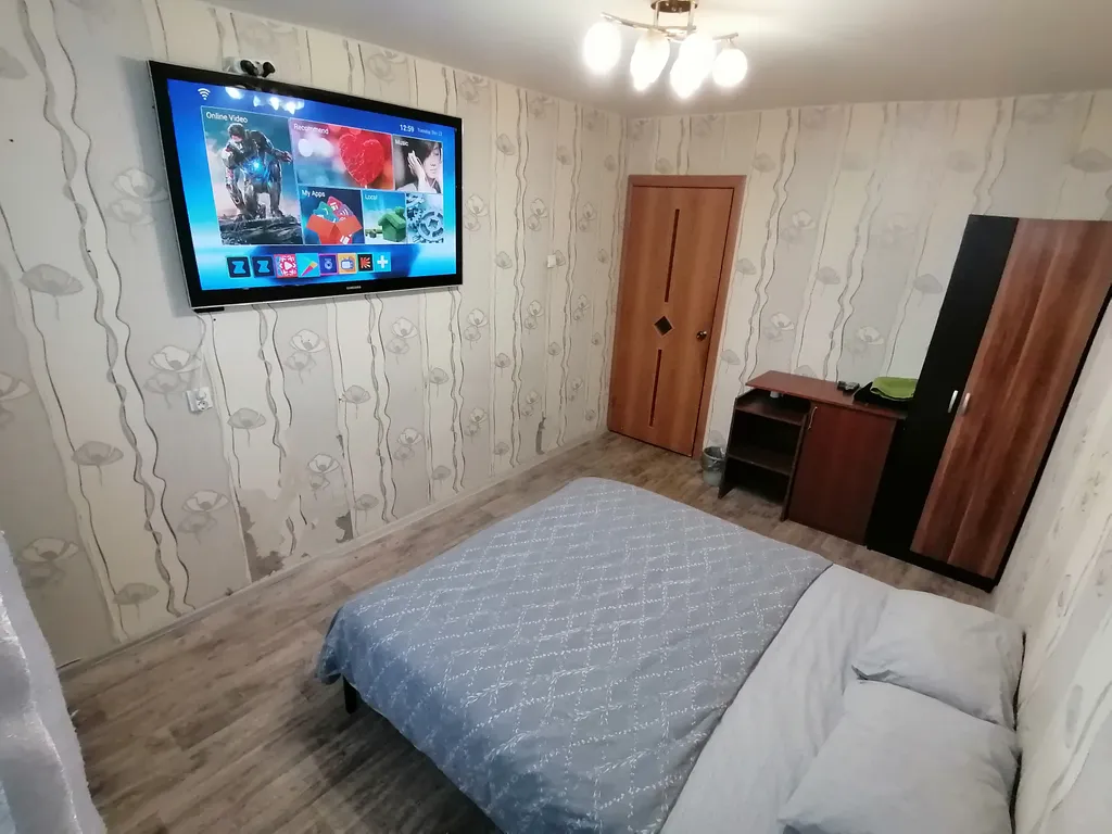 Квартира Комната у метро с большим телевизором — аренда посуточно в Санкт-Петербург