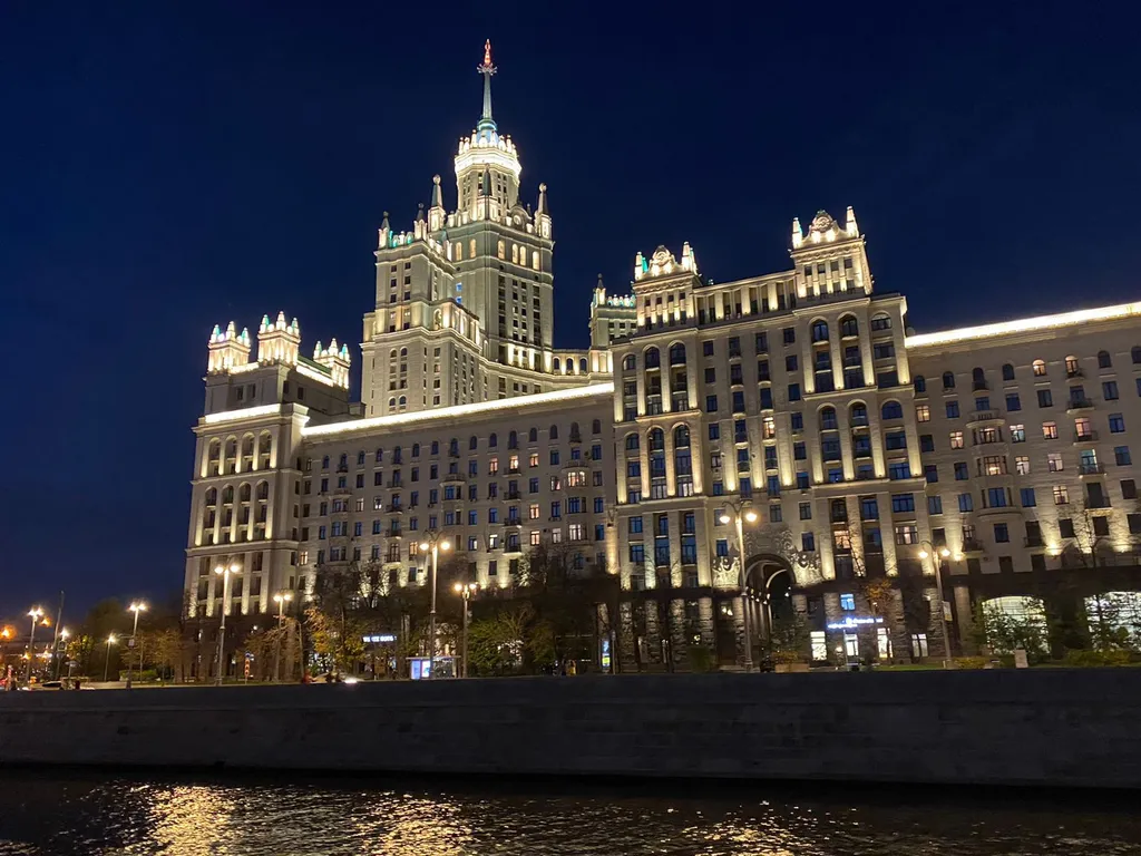 Квартира Квартира в легендарной высотке — Москва