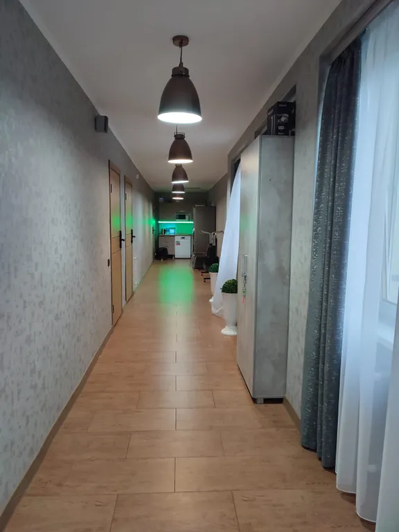 Коттедж на берегу в городе, сауна с бассейном