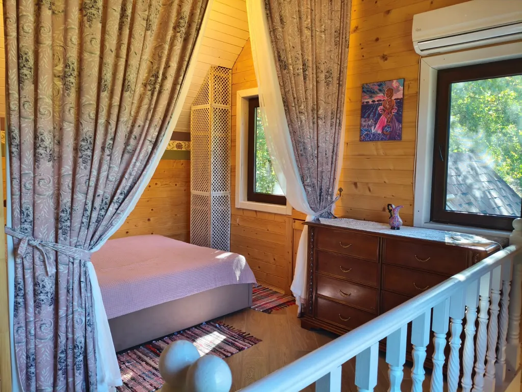 Двухэтажный дом Азазель в лесу