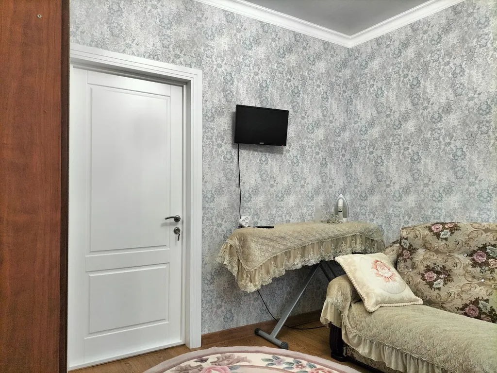 Двухкомнатный дом и 5 соток, с садом, без хозяев