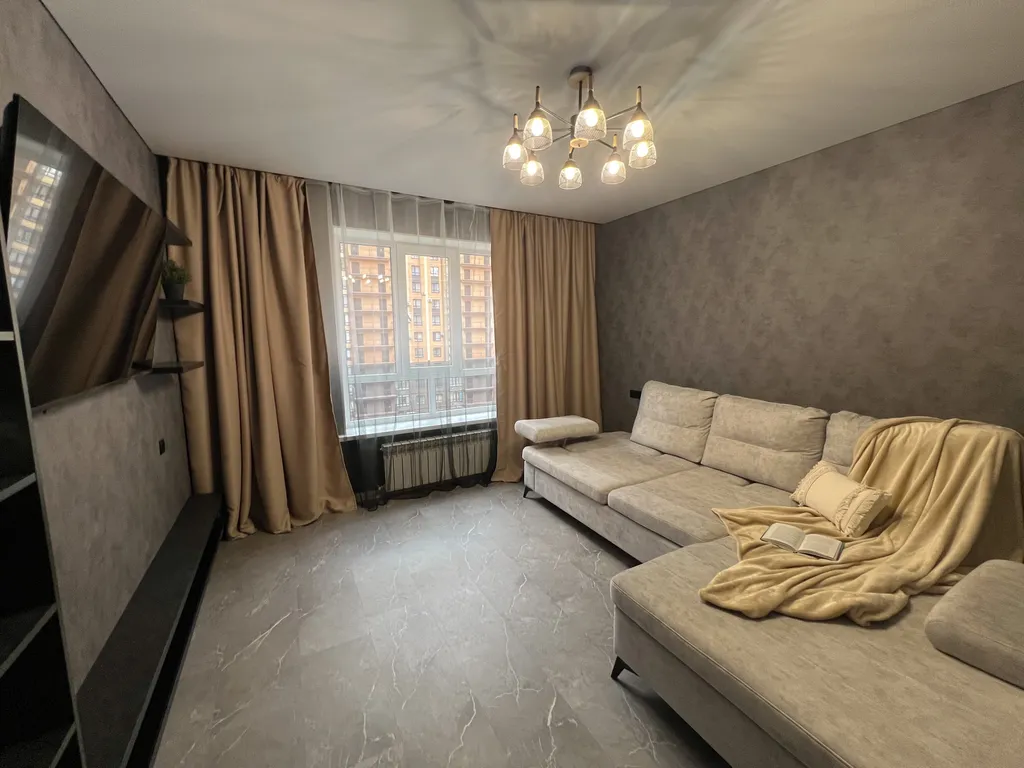 Стильная квартира с панорамными окнами